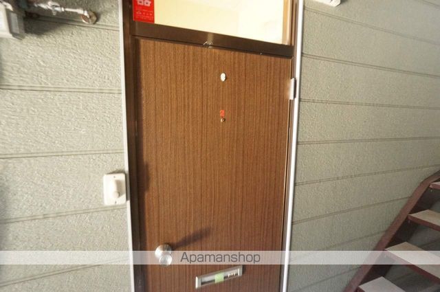 石狩市 2階建 築31年の玄関写真