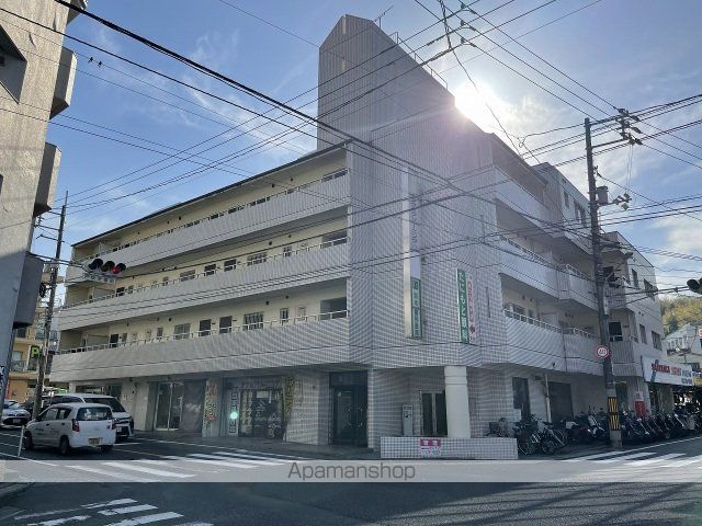 ランドスルー戸坂の外観写真