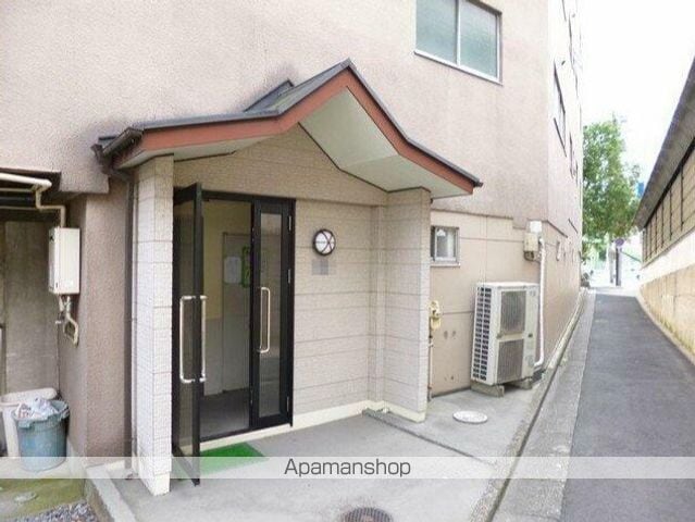 ヒルズハウスの玄関写真