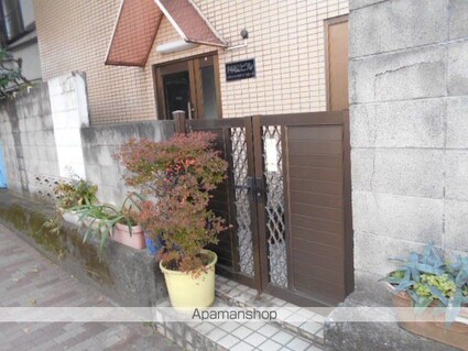 東京都中野区大和町１丁目[1K/25.13m2]のエントランス