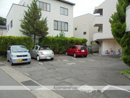 ハイツウイング金子[2DK/43m2]の駐車場