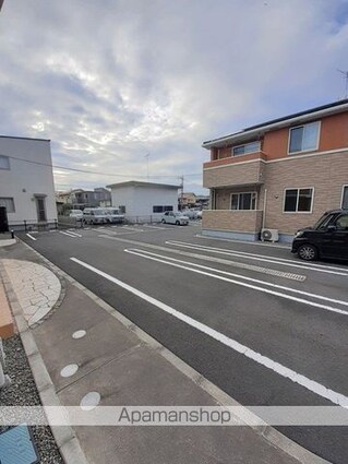 アクティフ神辺Ｅ[2LDK/58.21m2]の駐車場