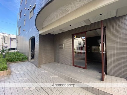 北小岩ワイ・エム・ガーデン[1R/50.76m2]のエントランス