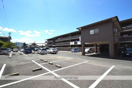 ＴＯＰＴＯＷＮ八代[2LDK/65.22m2]の駐車場