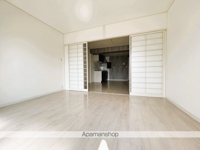 鷹野橋マンションの内装写真