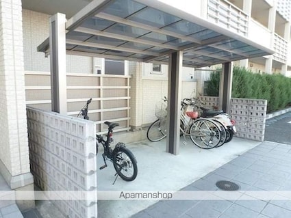 Ｏｎｅ’ｓ　Ｈａｒｂｏｒ[1LDK/33.39m2]の駐車場2