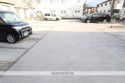 クリアシーズンズ　Ｄ[2LDK/68.21m2]の駐車場