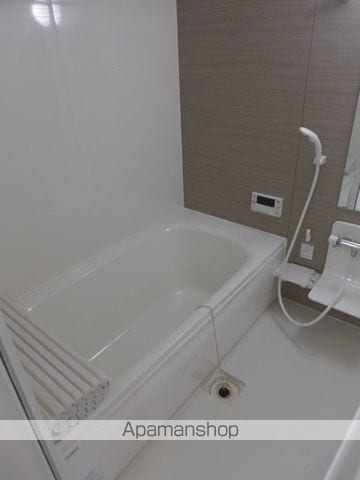 フローラ島間の内装写真