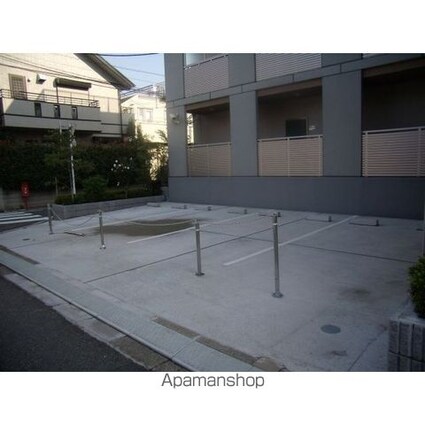 ＯＲＢＩＴＡＬ８[1K/26.07m2]の駐車場