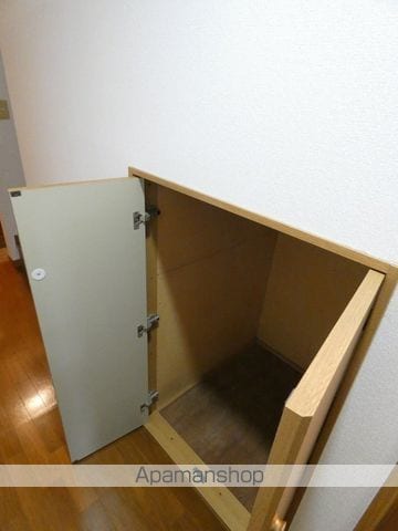 メイプルトゥリー Bの内装写真