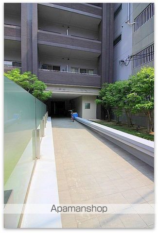 グランツ西大橋の玄関写真
