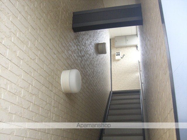 レオパレスクレストコートの外観写真