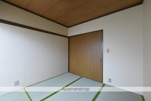 ファミーユ中落合[2K/30.06m2]のリビング・居間1