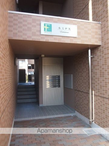 ルミナスの玄関写真