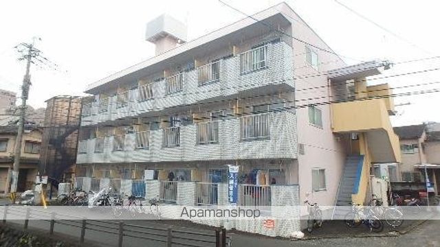 第一渡鹿ハイツの玄関写真