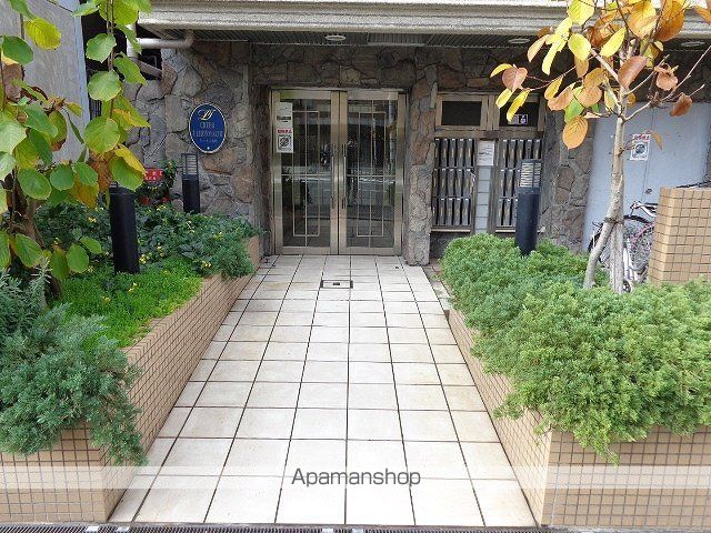 クレール上本町の玄関写真