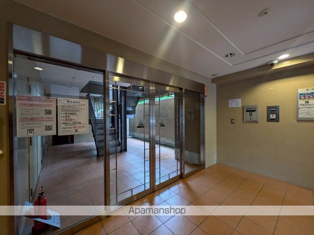 グランドポレストーネ東平塚の玄関写真