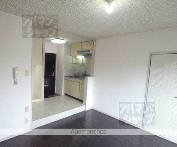 紫野上柏野町マンションの内装写真