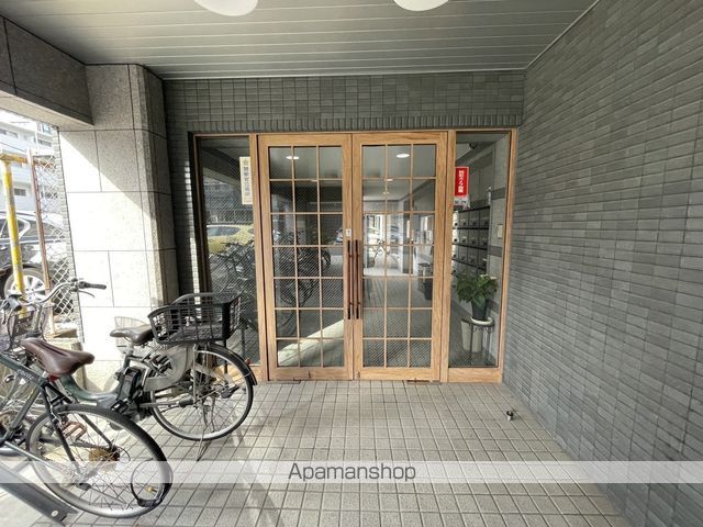 THUマンションの玄関写真