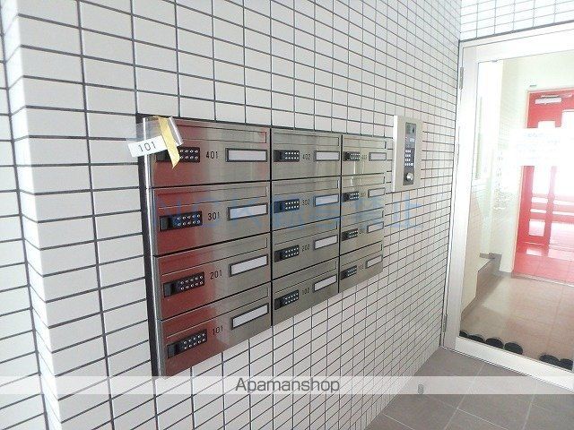 アイビル9の玄関写真