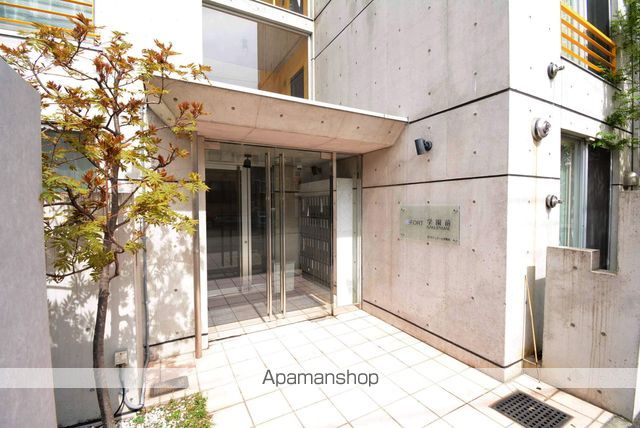 ファインブルーム学園前の玄関写真