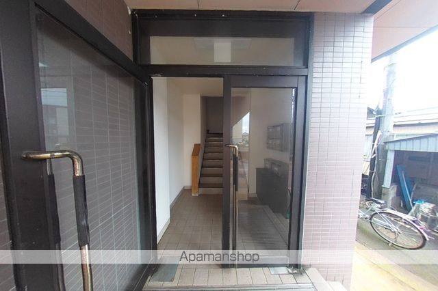 吉沢商会ビルの玄関写真