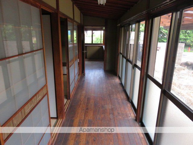 予讃線 新居浜駅 徒歩26分 1階建 築62年の内装写真