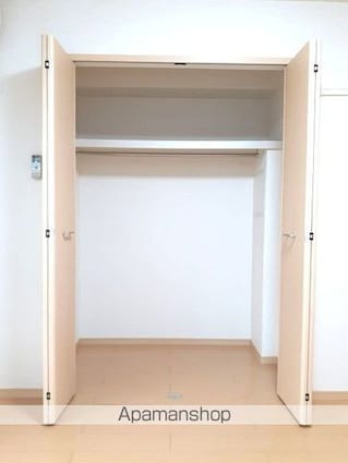 サンクレスティー[1LDK/53m2]の収納