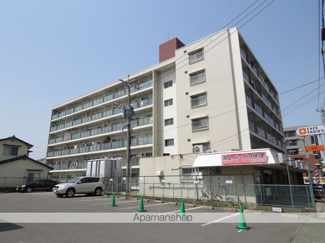 グランエピ城南の玄関写真