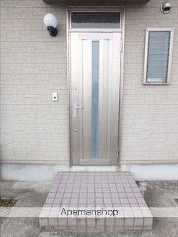 中霧貸家の玄関写真