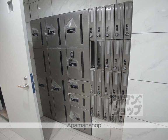 グランレブリー御所西IIの玄関写真