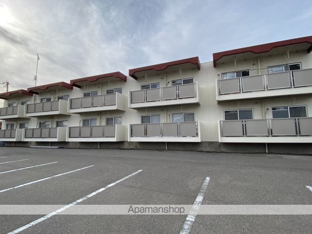 小川マンションの外観写真