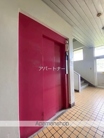 第8松山ビルの玄関写真