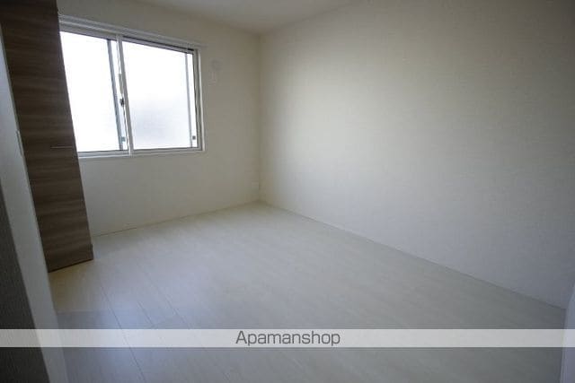 新座市 2階建 築8年の内装写真