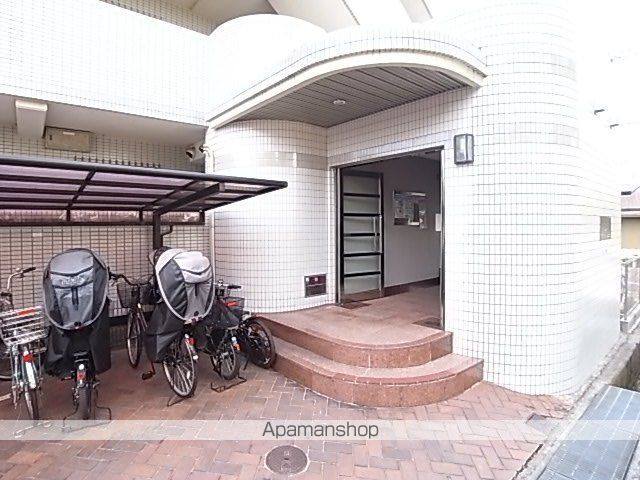 ラ・クルー武庫之荘の玄関写真
