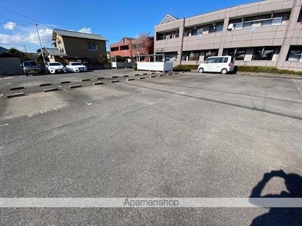 ステイブル円座　[2LDK/57.85m2]の駐車場