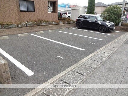 ハピネス[2LDK/54m2]の駐車場