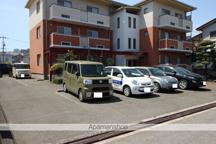 夢番地弐番館[2LDK/66m2]の駐車場