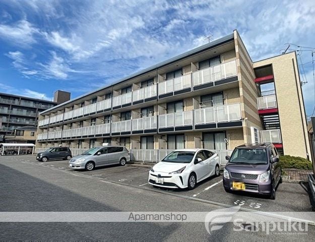 レオパレスグランドカメリアVIの外観写真