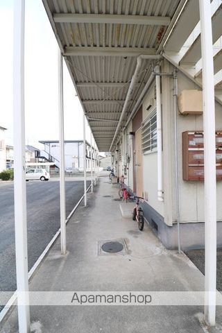 後神ハイライズC棟の玄関写真