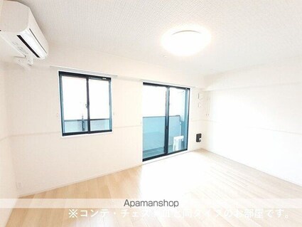 ラクーン守山[1LDK/42.38m2]のリビング・居間