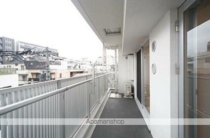ＰＲＩＭＥ　ＵＲＢＡＮ　東中野　ＣＯＵＲＴ[2LDK/68.83m2]のバルコニー