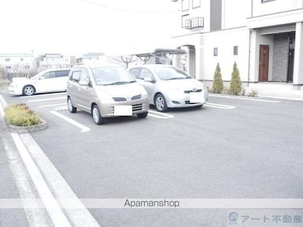 ステラ　アイ[1LDK/43.8m2]の駐車場3
