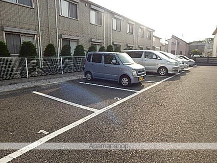 ローズコート・Ｈ[2DK/50.4m2]の駐車場
