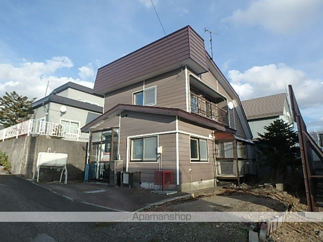 ＪＲ函館本線 滝川駅 バス乗車時間：25分 最寄りバス停で下車 徒歩5分 2階建 築43年の外観写真