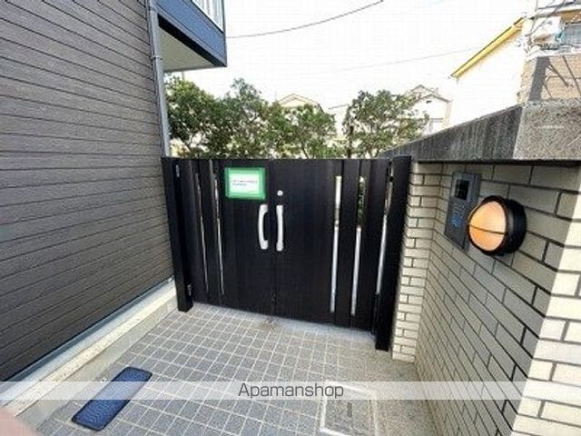 レオパレスブランシェの玄関写真
