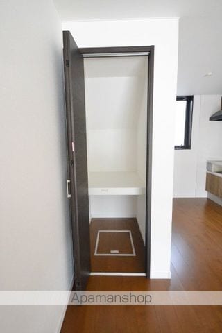 藤原光町戸建 西棟の内装写真