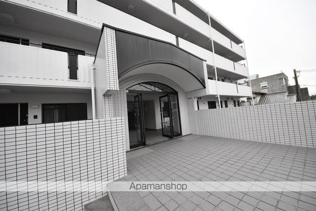 グレースフルハイツ1号館の玄関写真