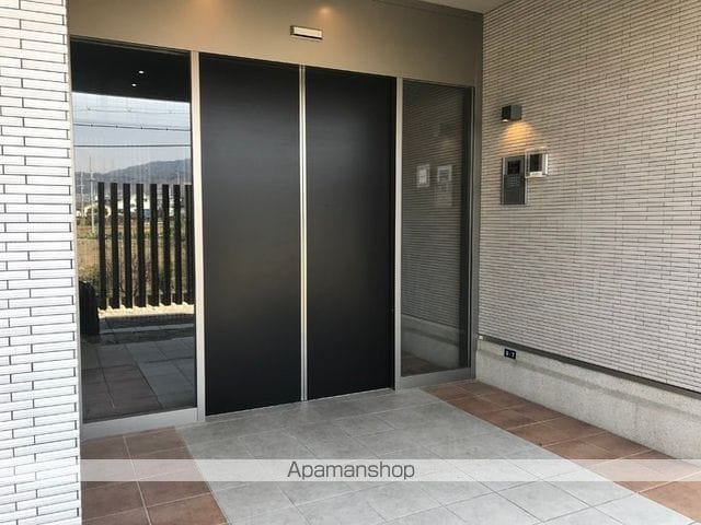 フェザント小野原の玄関写真