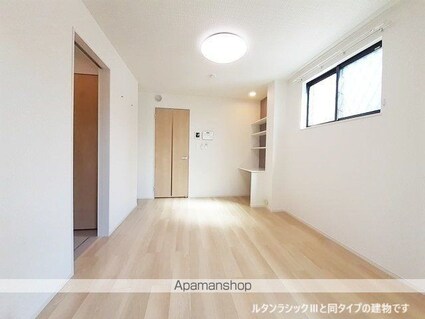 カーサ　フェリーチェ[1K/29.72m2]のリビング・居間1